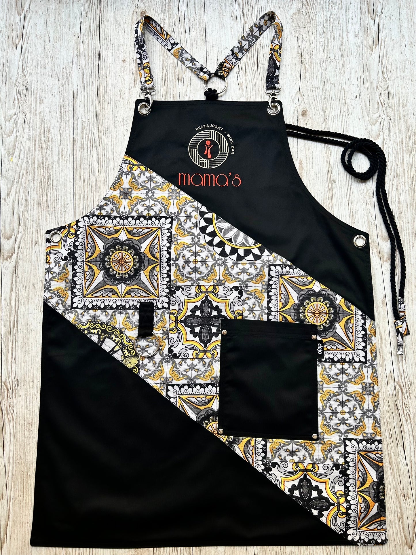 MAMA’S APRON