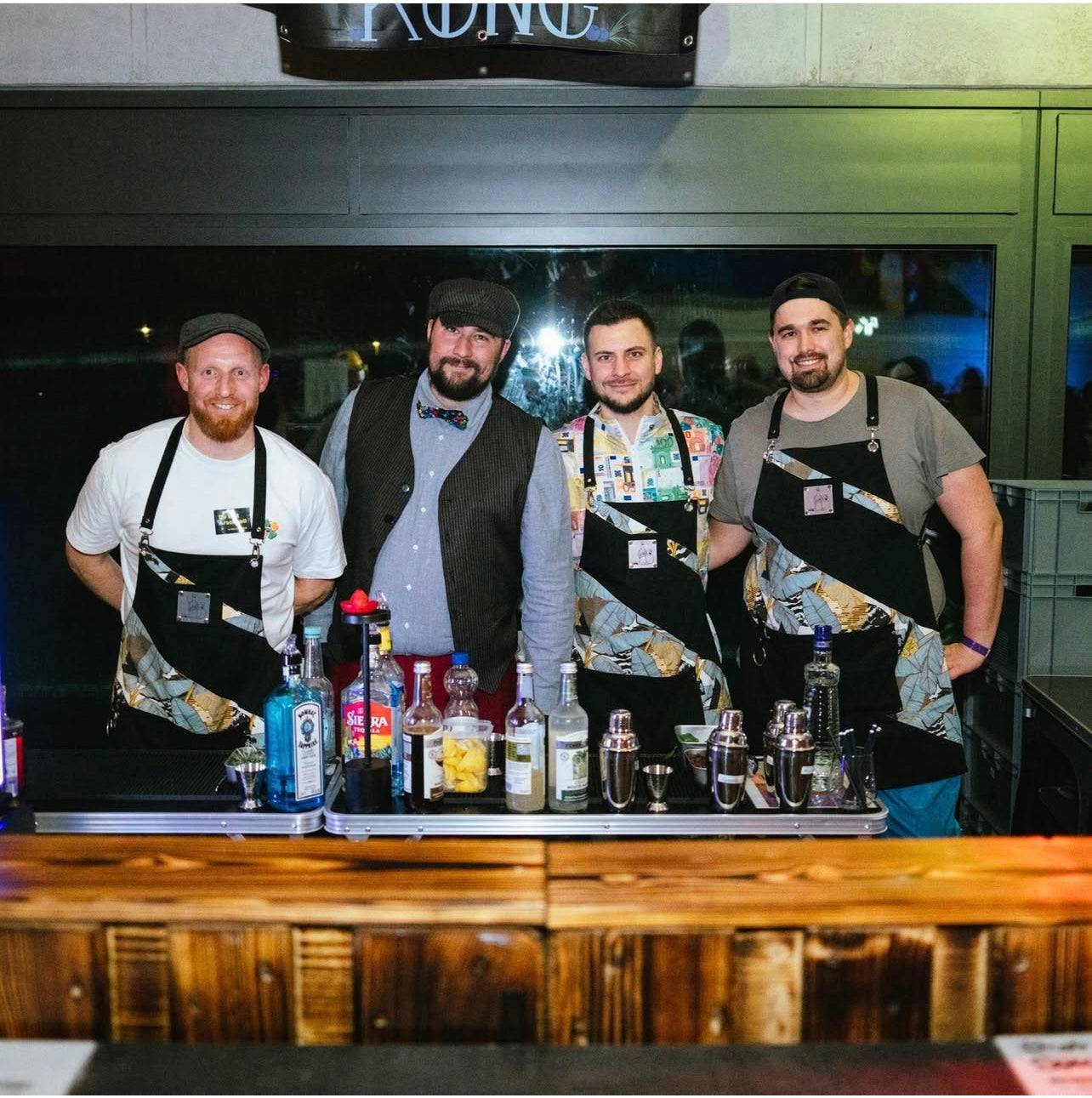 OASIS APRON