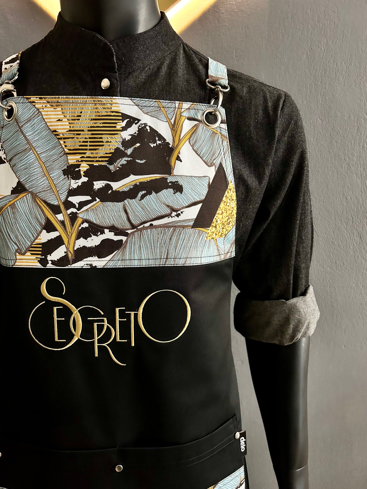 ATLANTIS APRON