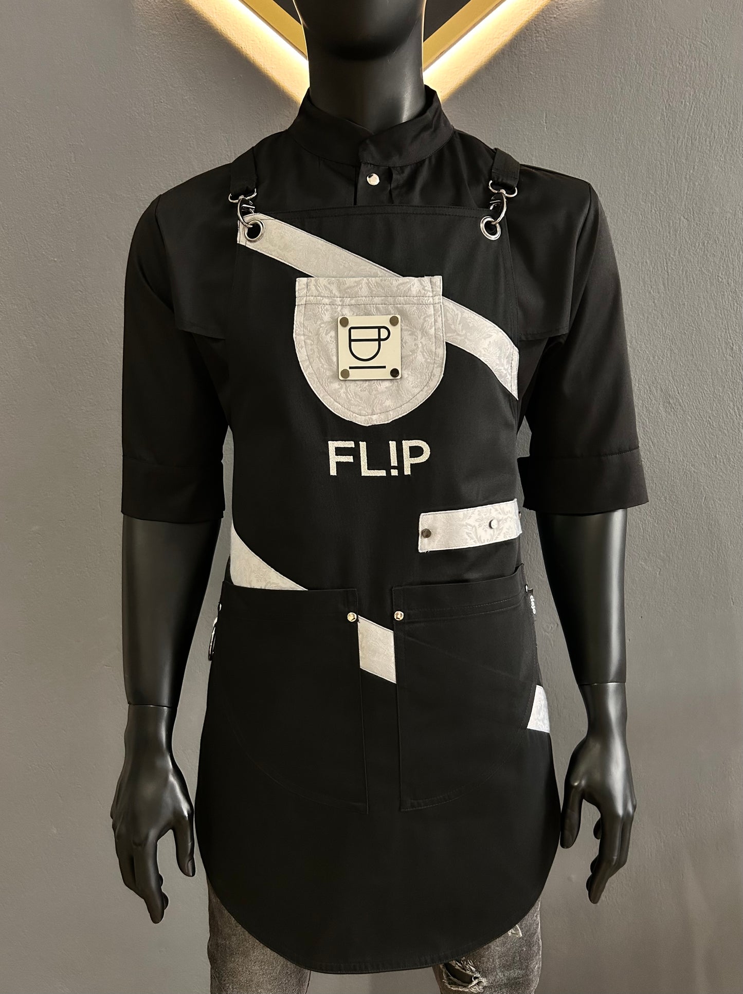 MOMENTUM APRON