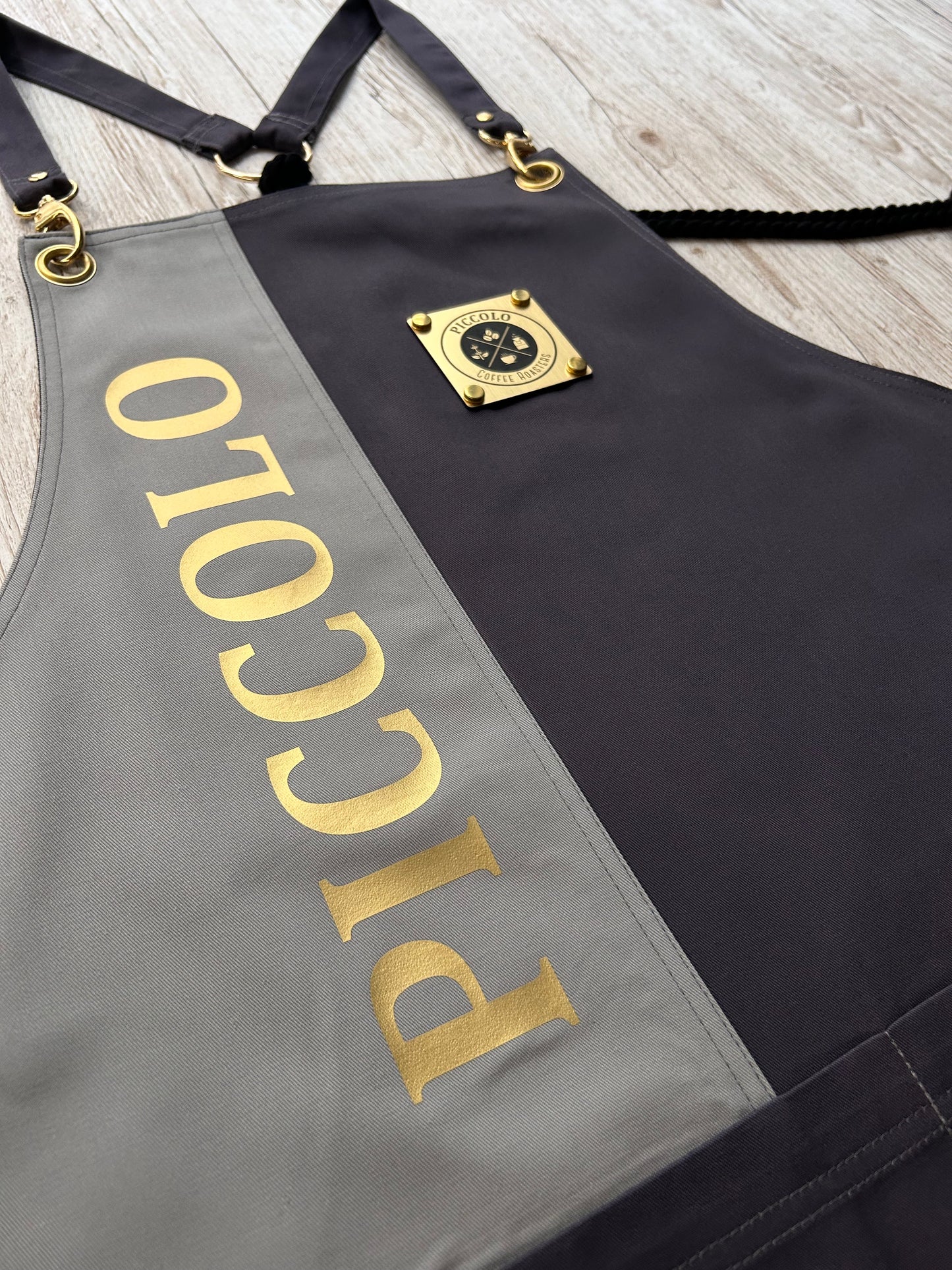URBAN CONTRAST APRON