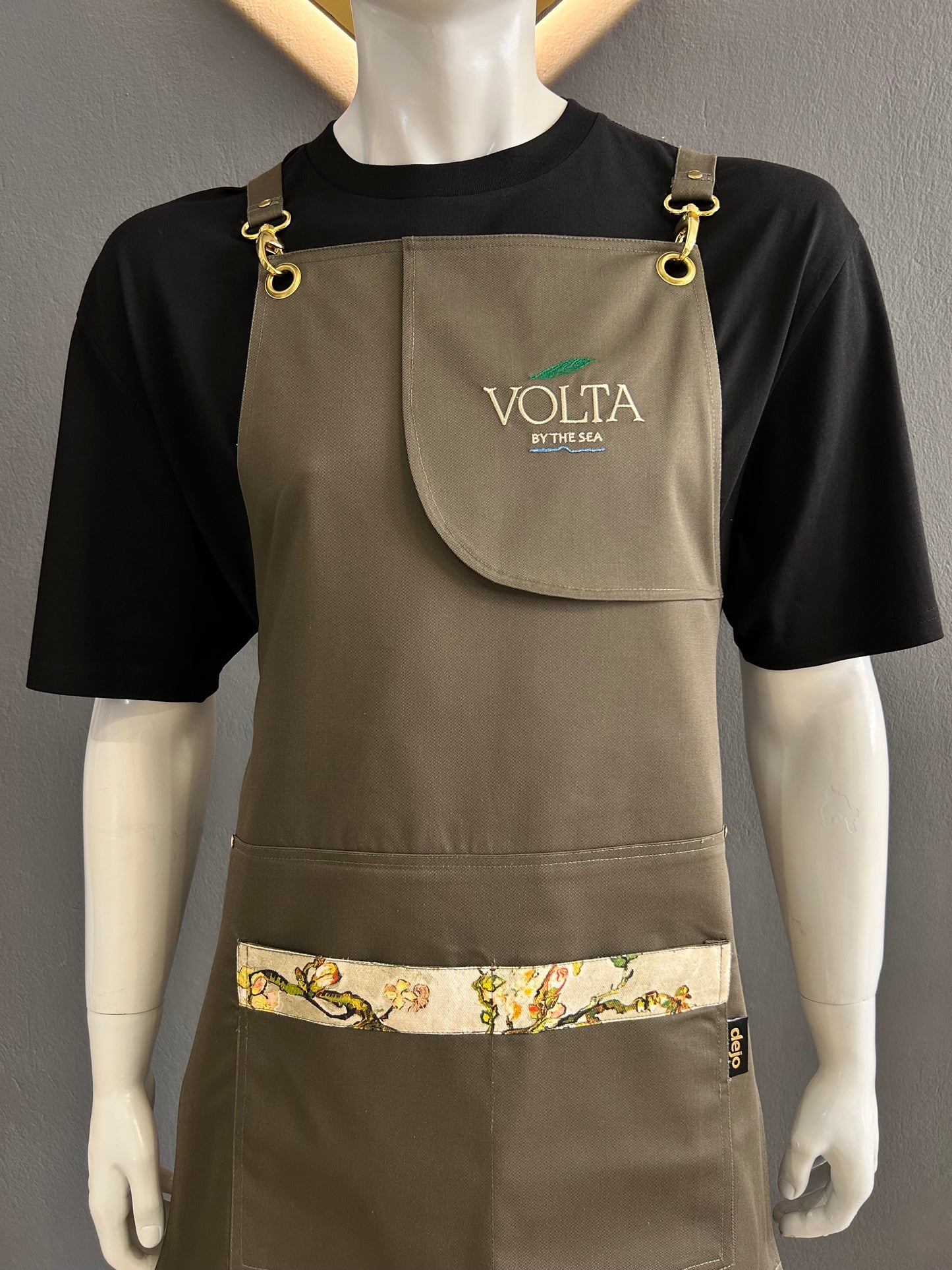 MAHÉ APRON