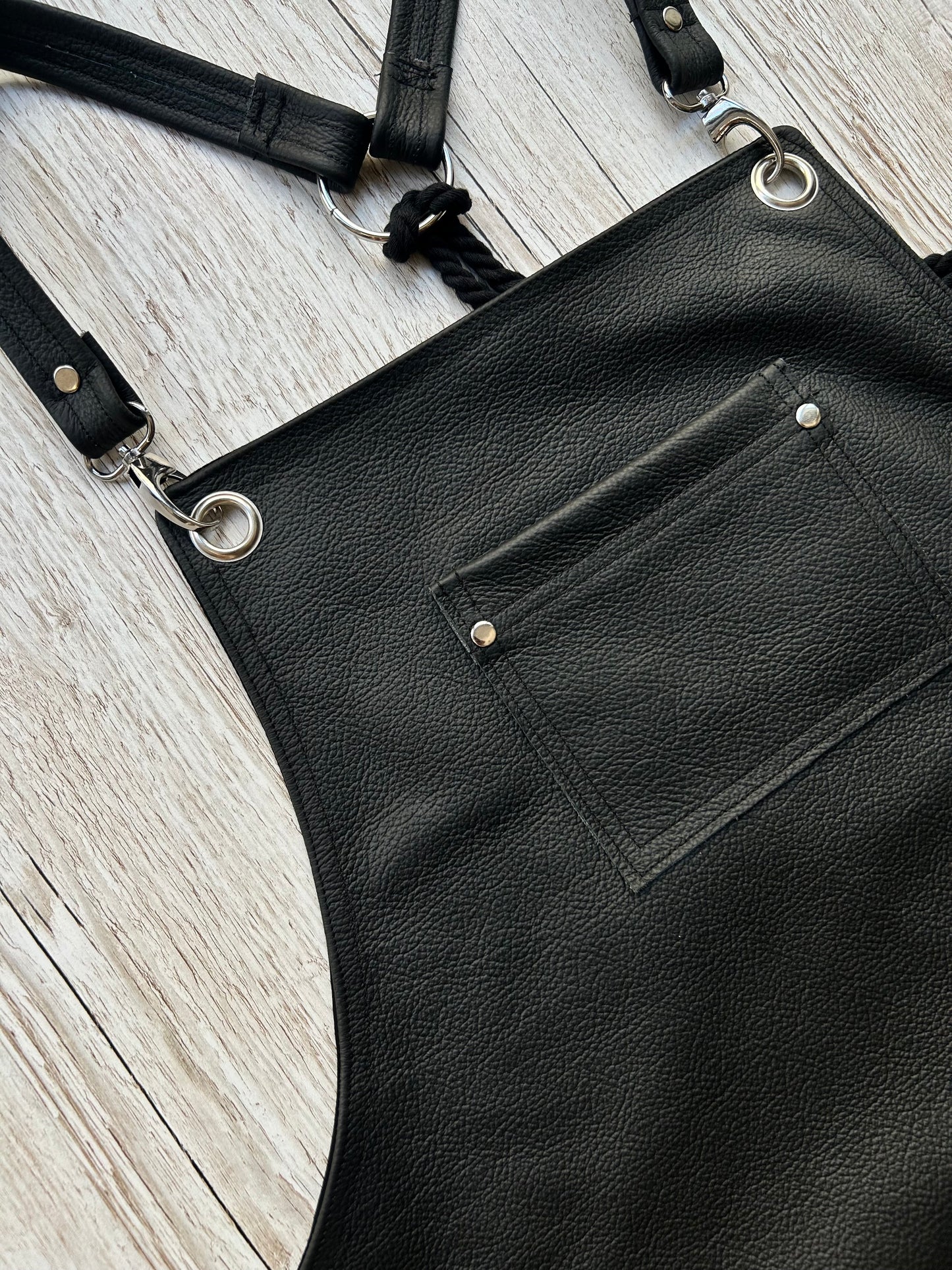 Total Black Leather Apron