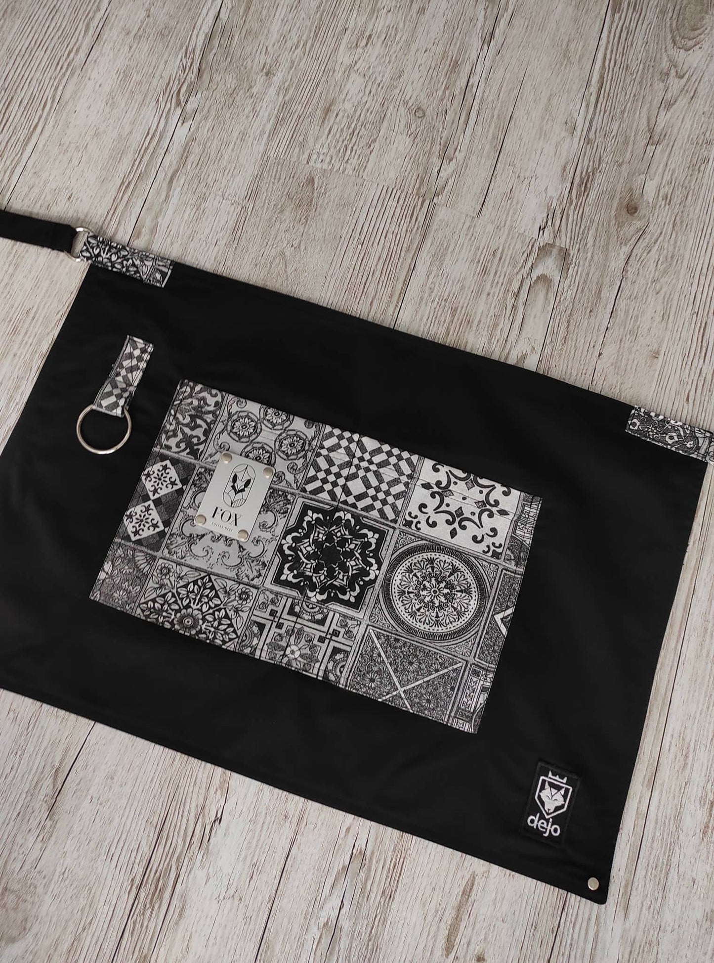 BLACK MOSAIC SERVICE APRON