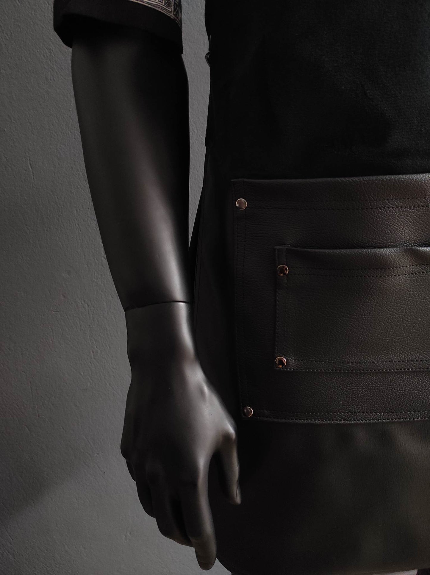 BLACK EAGLE LEATHER APRON